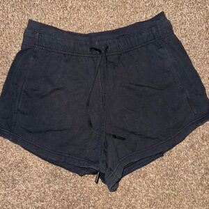 Lululemon inner glow short